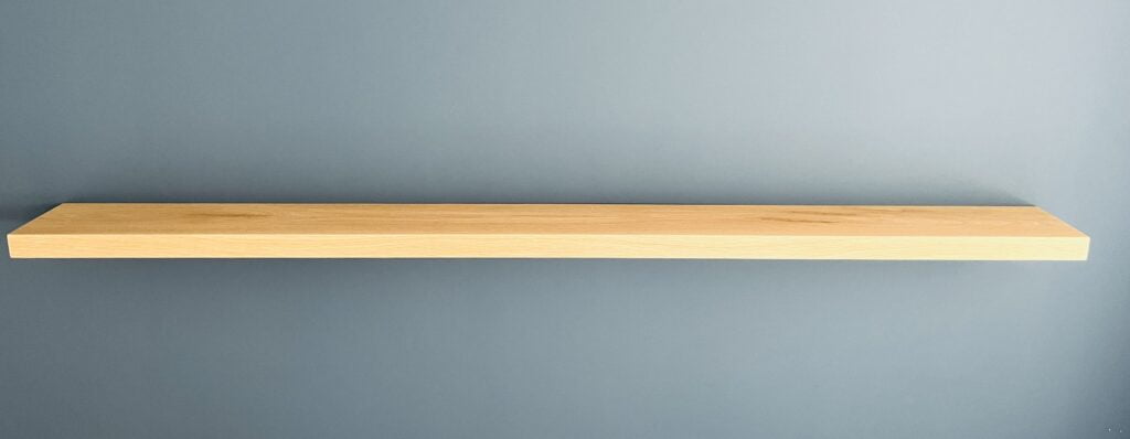 Eikenhouten wandplank met onzichtbare montage