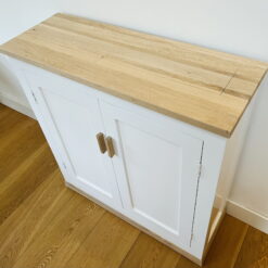 Bovenaanzicht van eikenhouten blad TV-kast